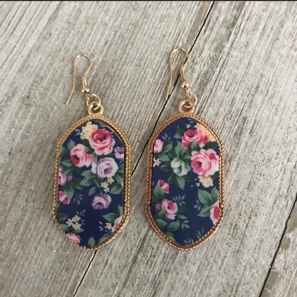 NWT Floral Oval Dangle Statement Earrings - Picture 2 of 6